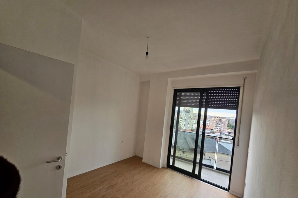 Rent | Business Premises | Don Bosko | 700 €/month