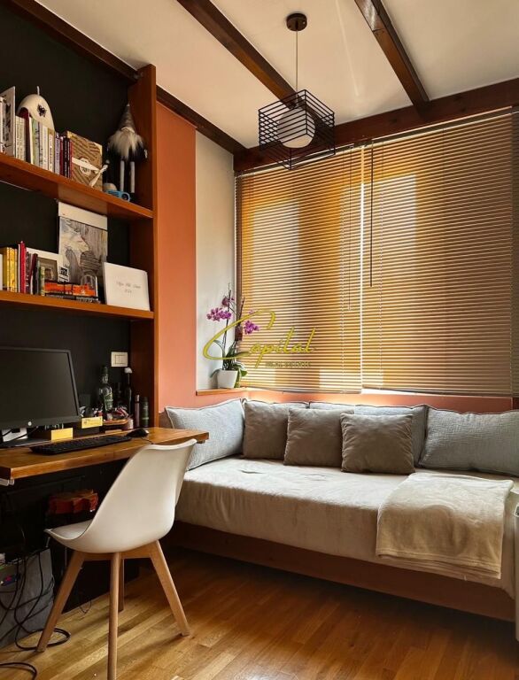 APARTAMENT TRIPLEX ME QIRA 2+1 RRUGA E BARRIKADAVE 1.100 EURO