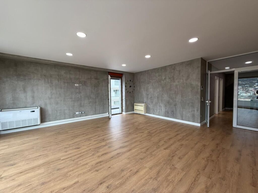 OFFICE FOR RENT AT THE DELIJORGJI COMPLEX