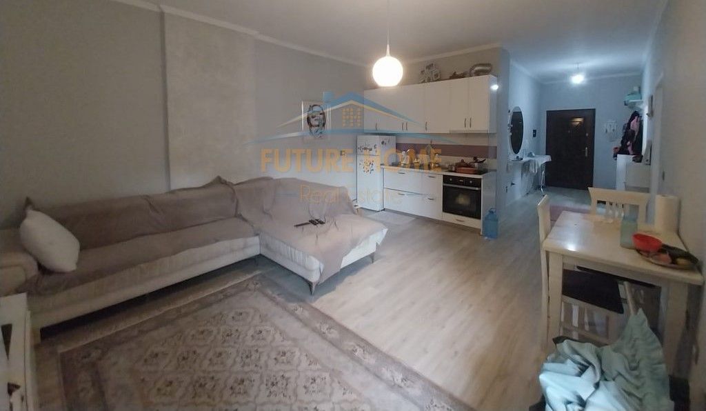 Shitet Apartament 1+1 , Yzberisht