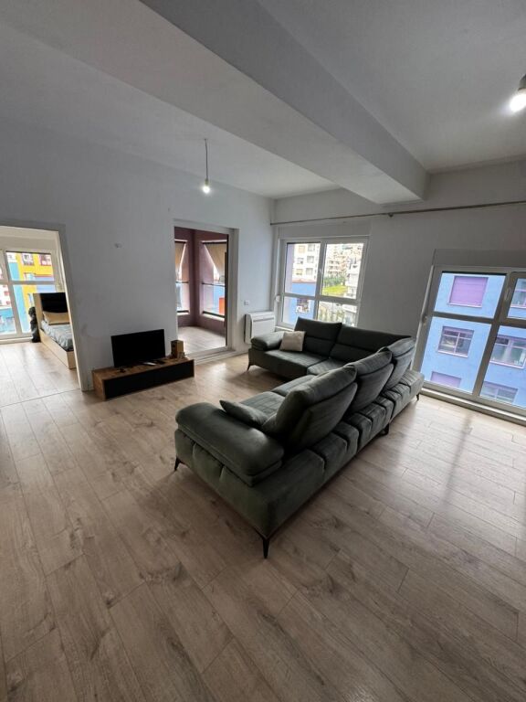 Shitet apartament 2+1+2 Kompleksi Mangalem21