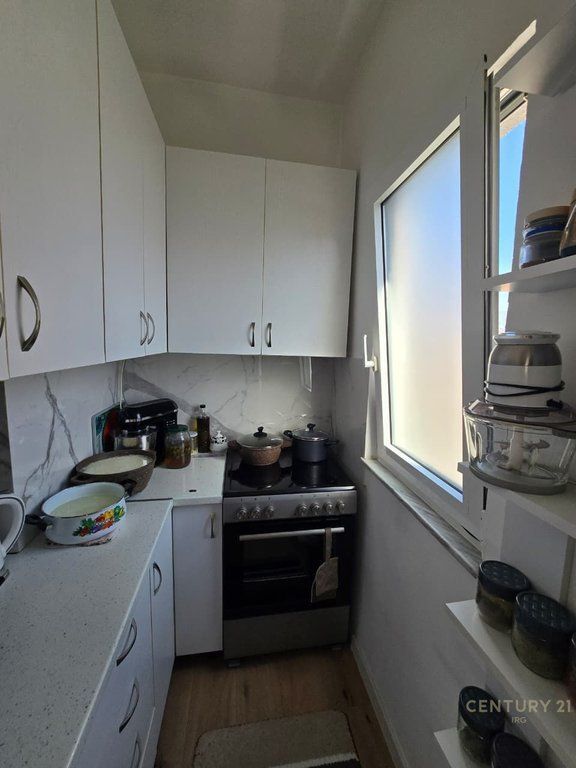 Apartament 3+1+2+ballkon+depo+garazhd tek Rruga e Kosovareve.