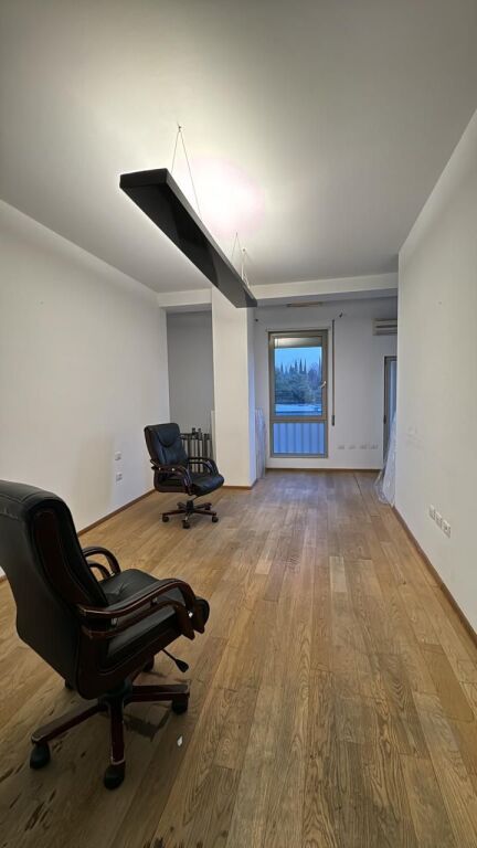 Zyre per qera tek Garda ne Bllok