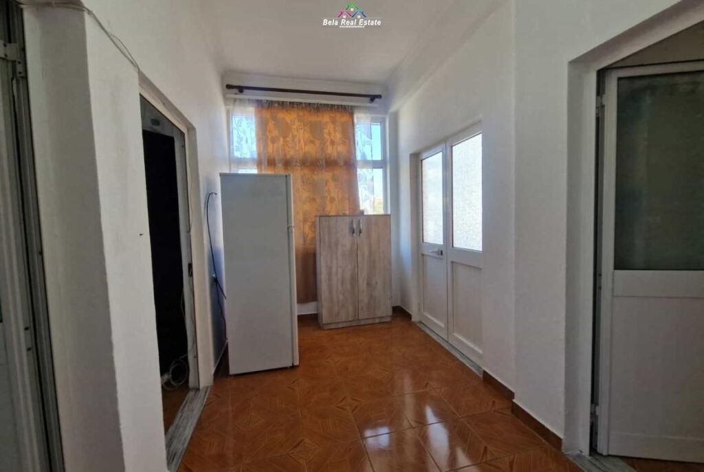 Vile Me Qera 2+1 Tek Ish-Parku i Autobuzave ( ID BV22593) Tirane