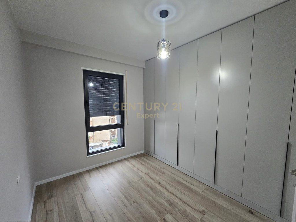APARTAMENT 2+1+2 NE SHITJE PRANE UET 250,000 € Sip. Totale  103m2