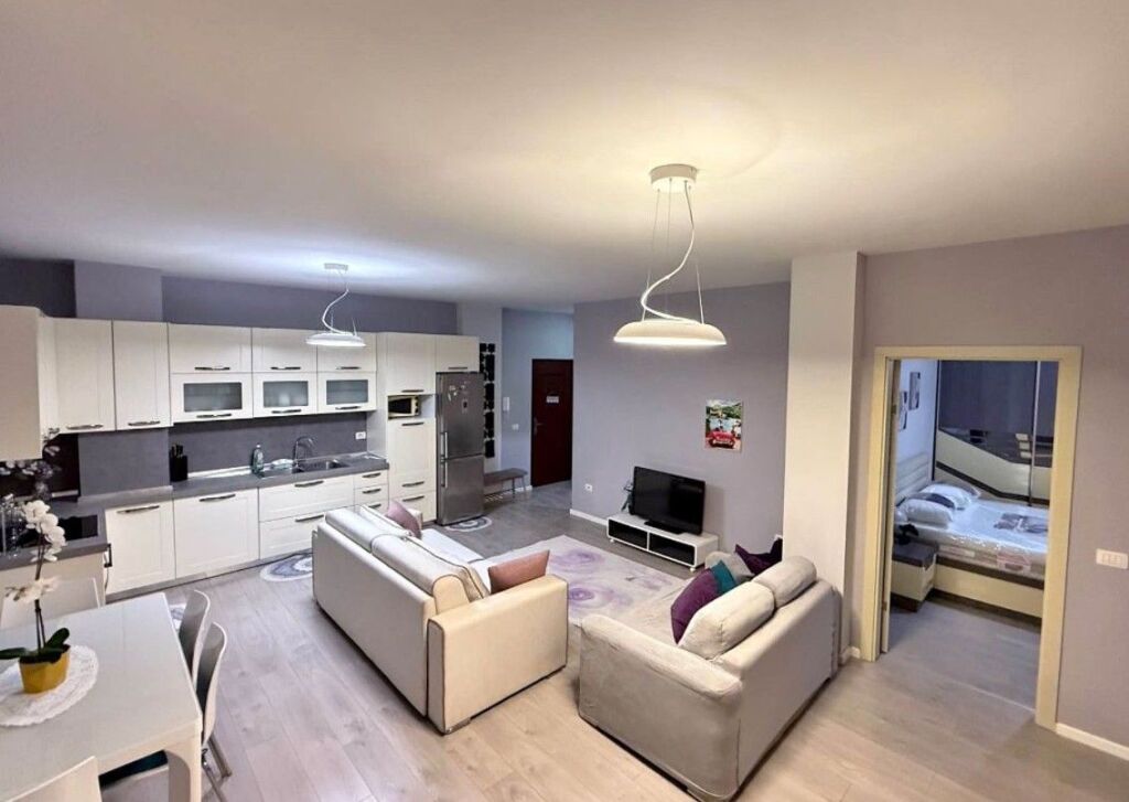 Jepet me qera 1+1 i mobiluar.