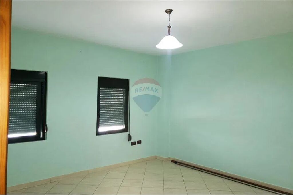 Apartament - Për Qira - Myslym Shyri, Tiranë