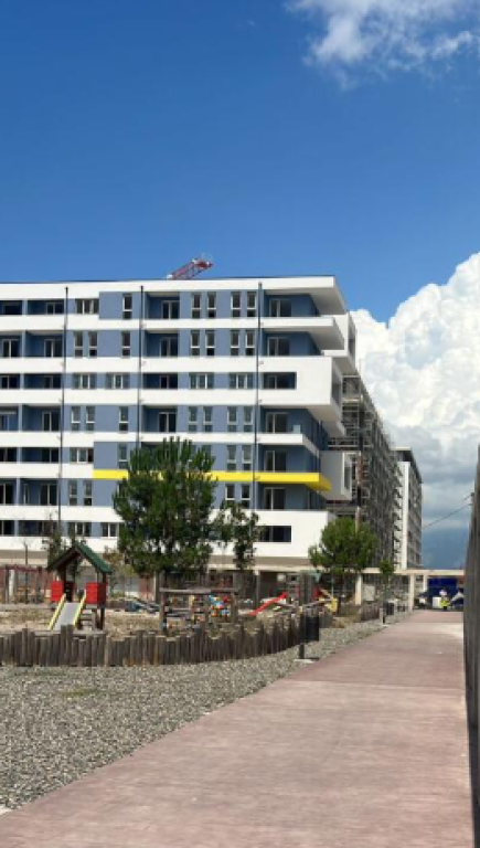 Apartament 2+1 me Verandë në Univers City