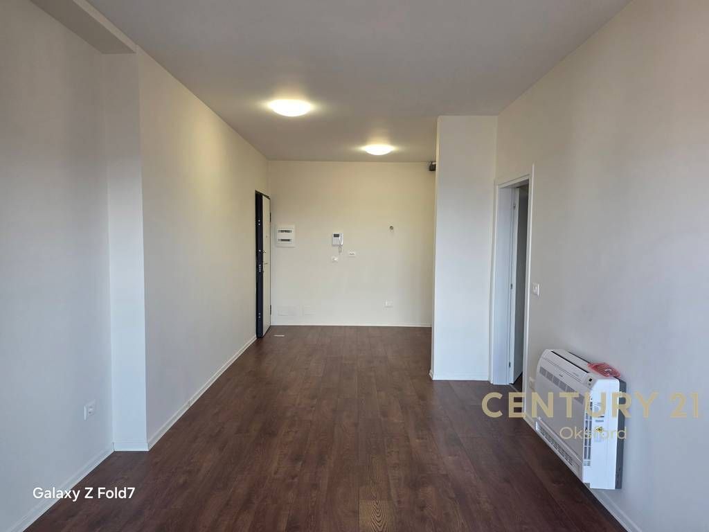 JEPET ME QIRA AMBIENT ZYRE TE TIRANA GARDEN BUILDING