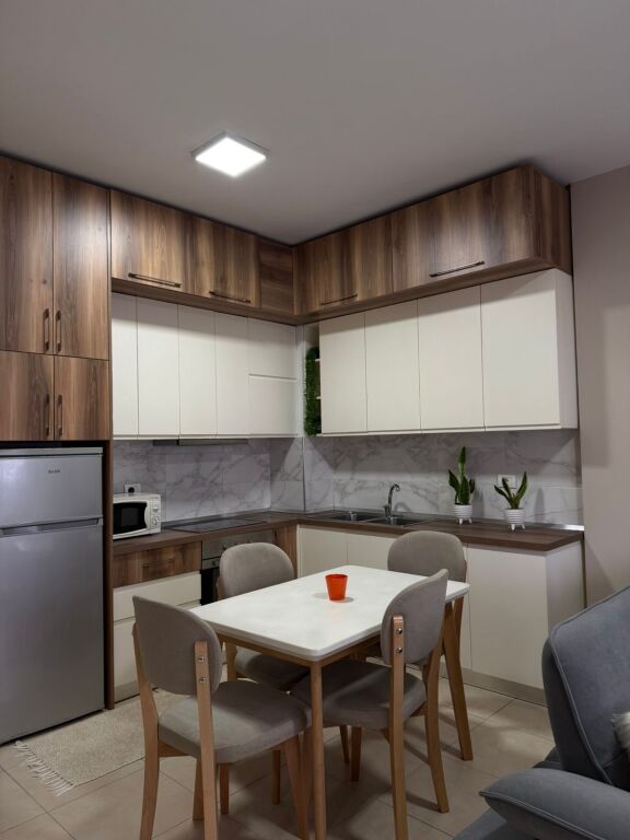 Apartament 1+1 me qira tek Fusha e Aviacionit