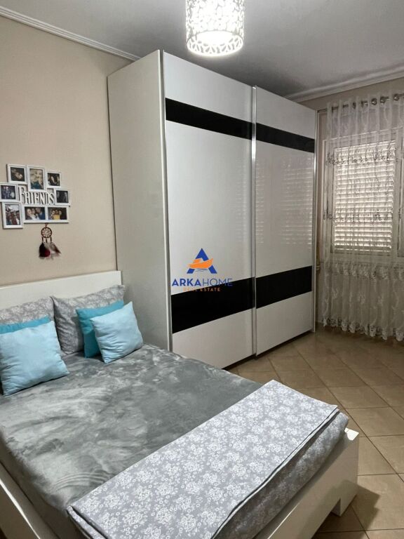 VENDESI APPARTAMENTO 2+1+BALCONE "KODRA E DIELLIT" 220.000 EURO