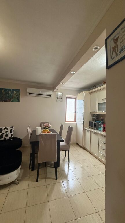 SHITET APARTAMENT 2+1 PRANE SPITALIT, DURRES