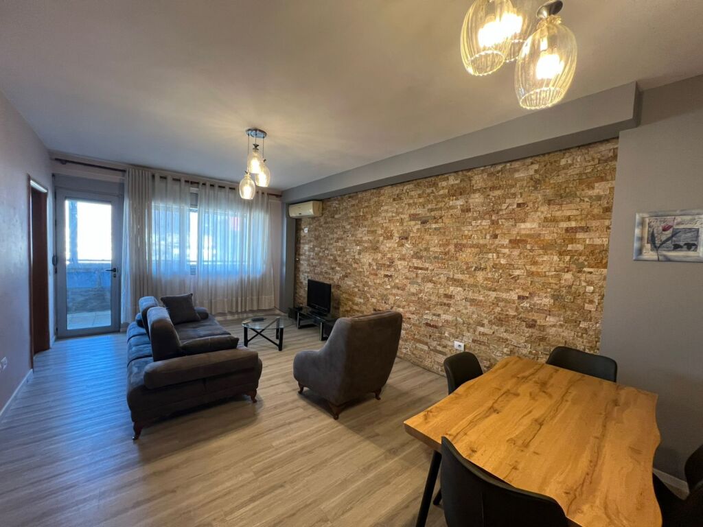 Apartament 2+1 me qira tek Rruga e Kavajes