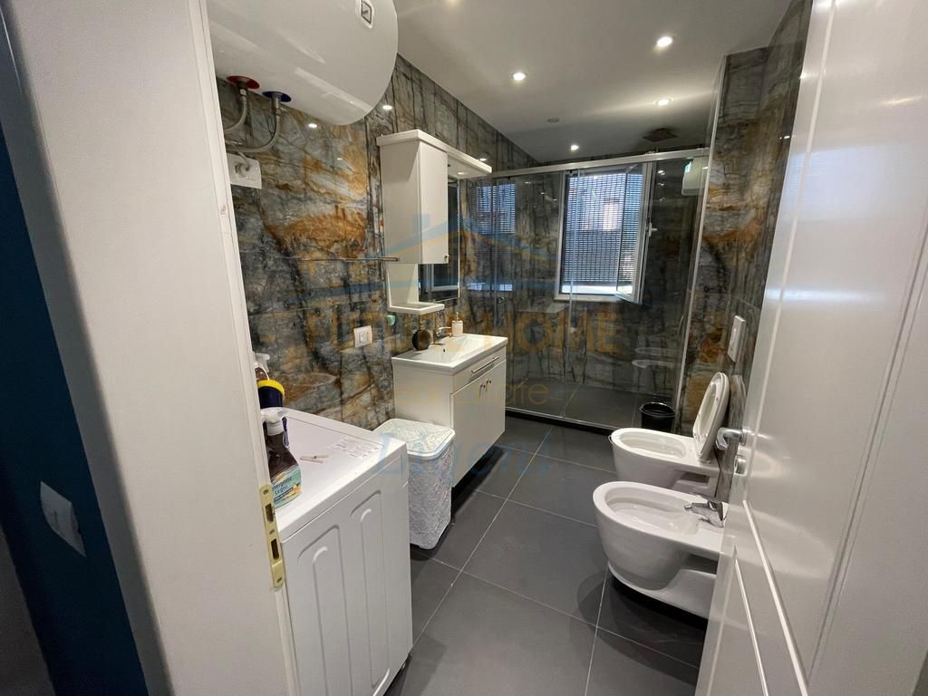 Affitto, Appartamento 2+1+Posto Auto, Giardino Zoologico, Tirana.