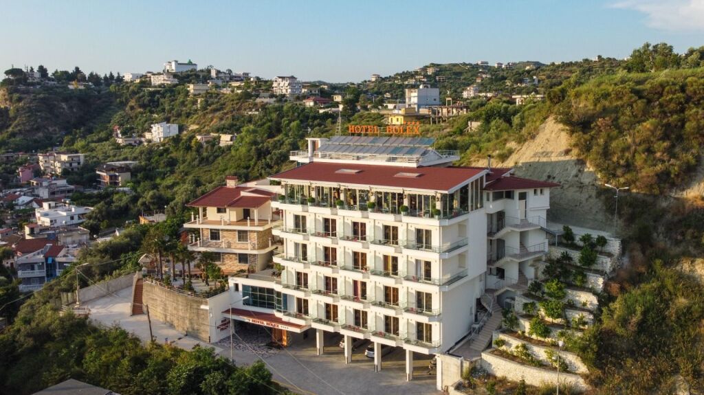 🌟 Hotel – Ekskluziv në Qendër të Vlorës për Qira! 🌟