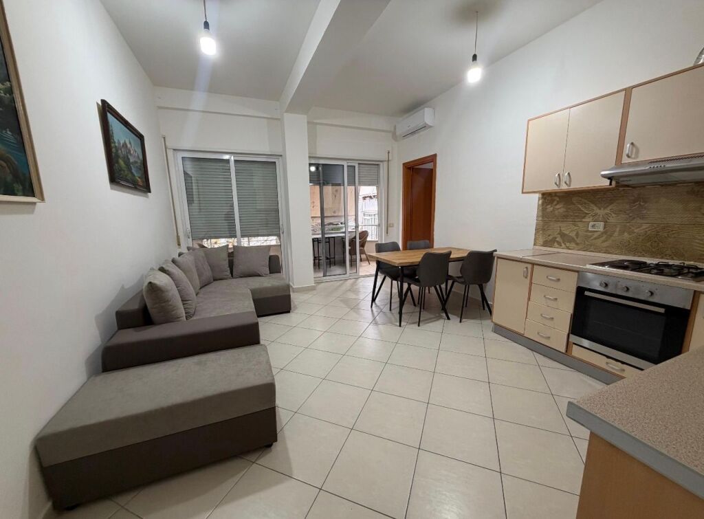 Jepet apartament 2+1 Me Qira Liqeni ,Kopshti Zoologjik ,