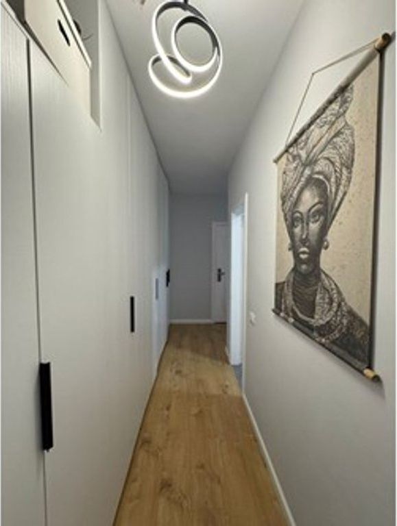 Shitet apartament 2+1+2+Post Parkimi ne Astir, prane Vila L.