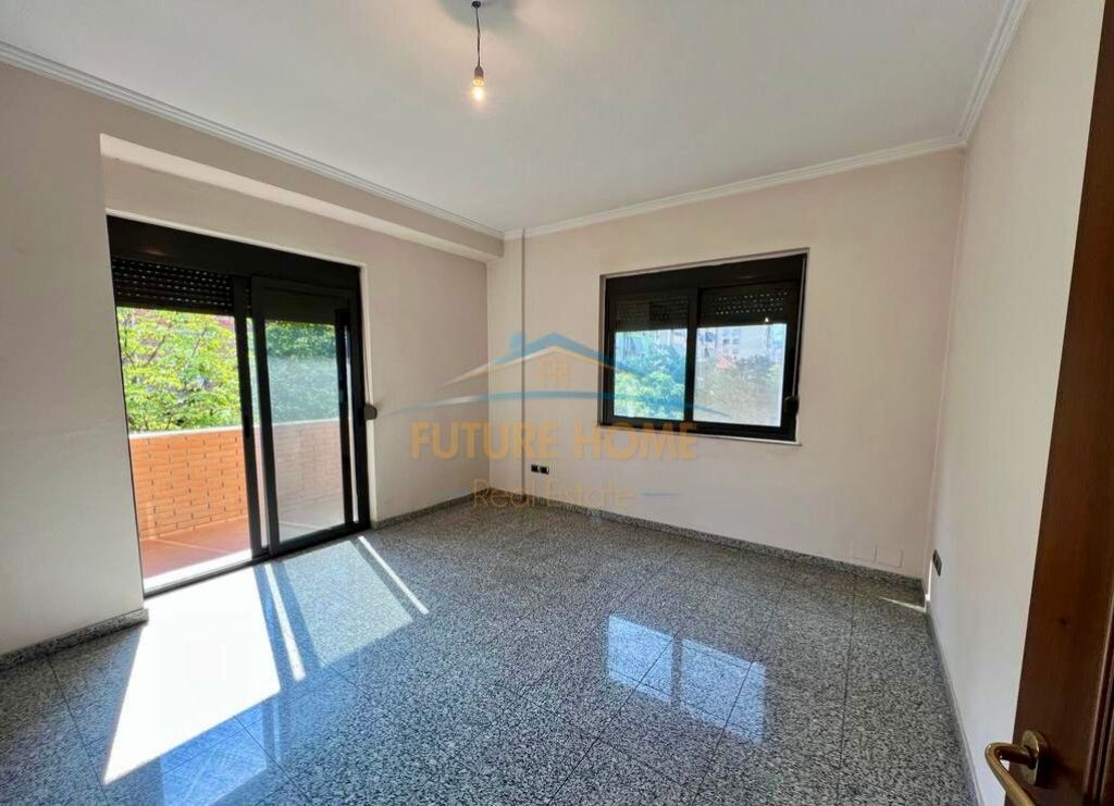 Qira, Ambient Biznesi, Bllok, Tirane