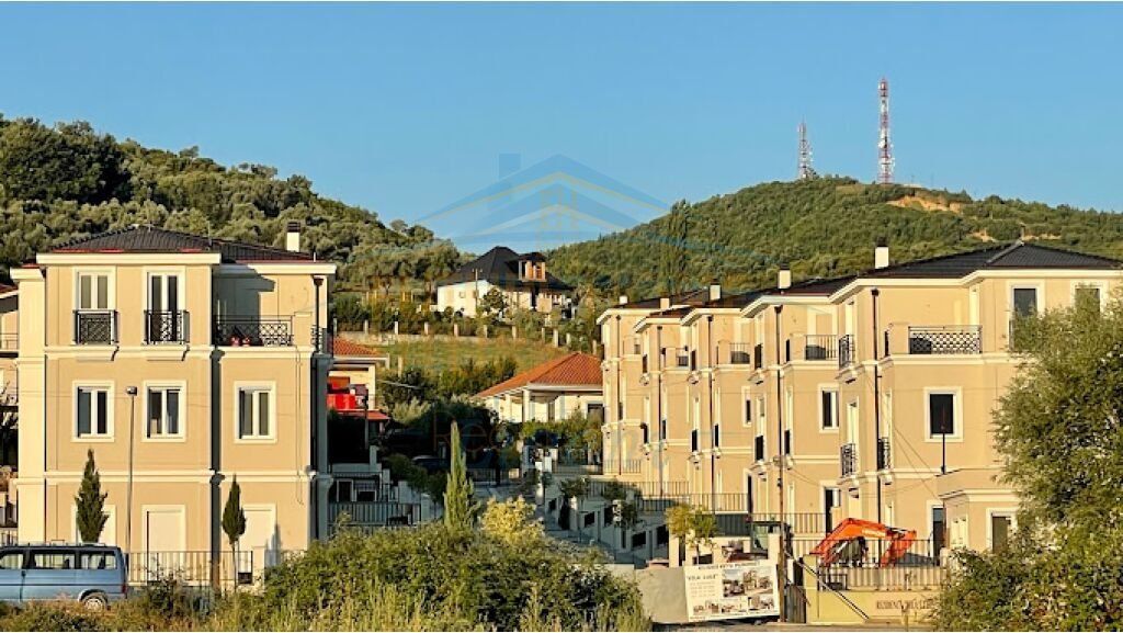 Rent, 3-storey Villa, Residence "Vila Lule", Mjull Bathore