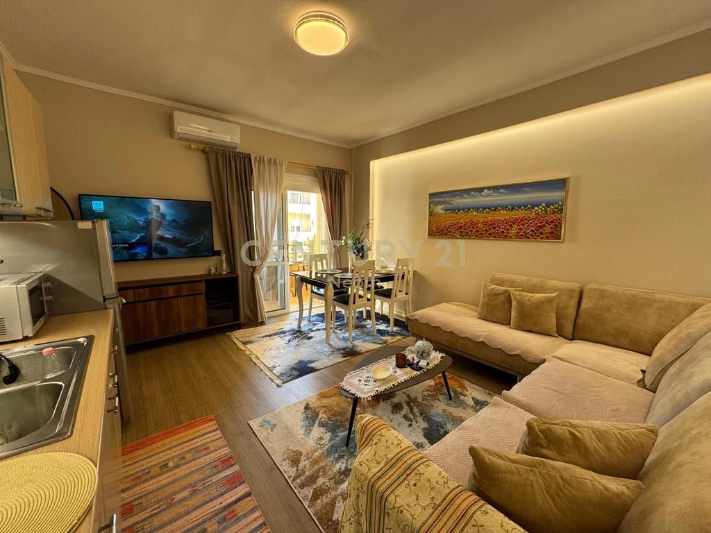 SHITET APARTAMENT 1+1 NË LUNGOMARE, PAMJE NGA DETI 165,000 €