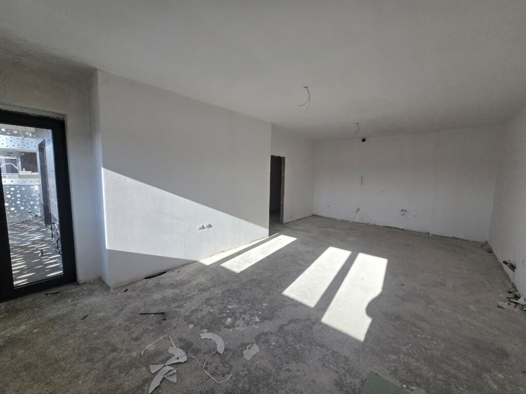 Apartament 2+1+2+Ballkon ne Shitje ne Corner Rezidence