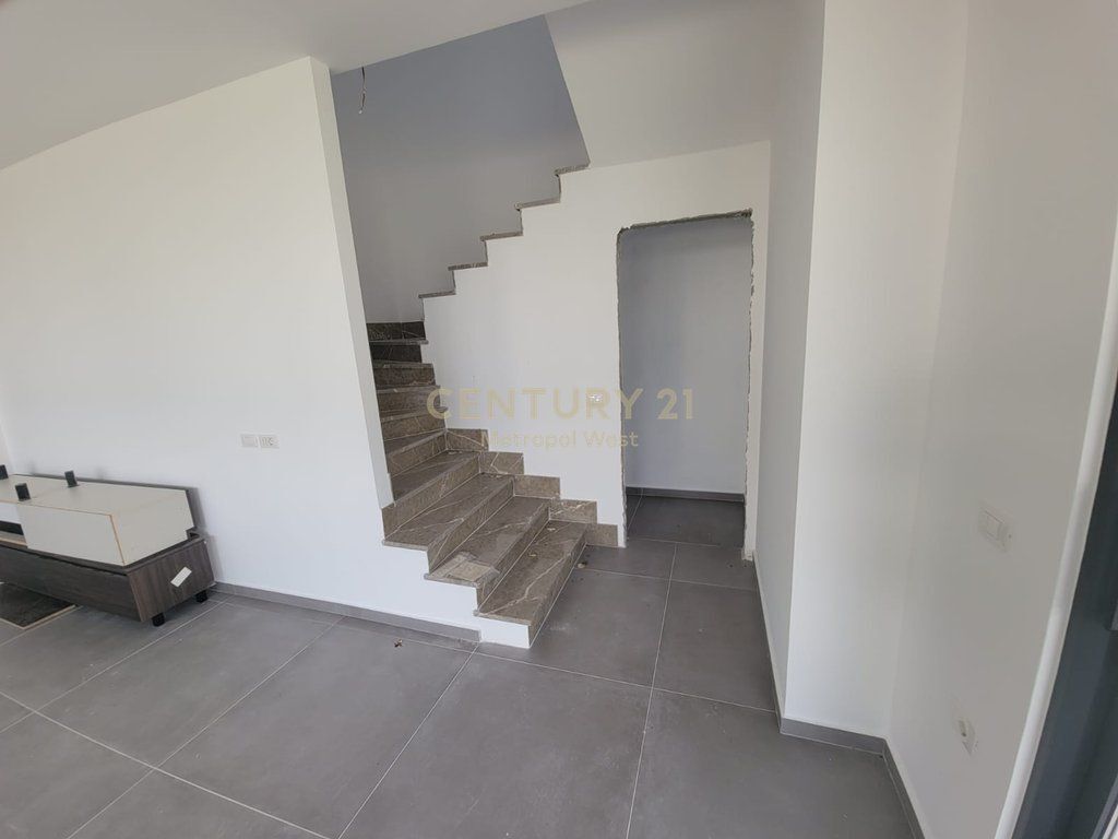 VILE E BASHKANGJITUR PER SHITJE NE RESIDENCEN SAN PIETRO