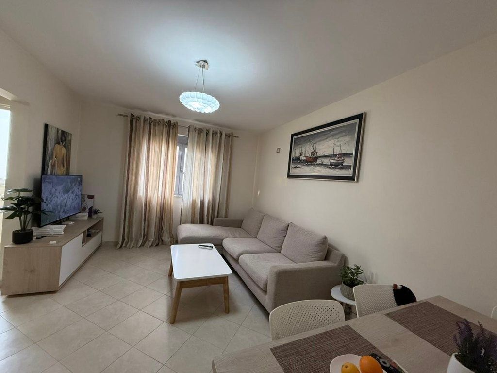 Shitet apartament 1+1 në zonën e Oxhakut !