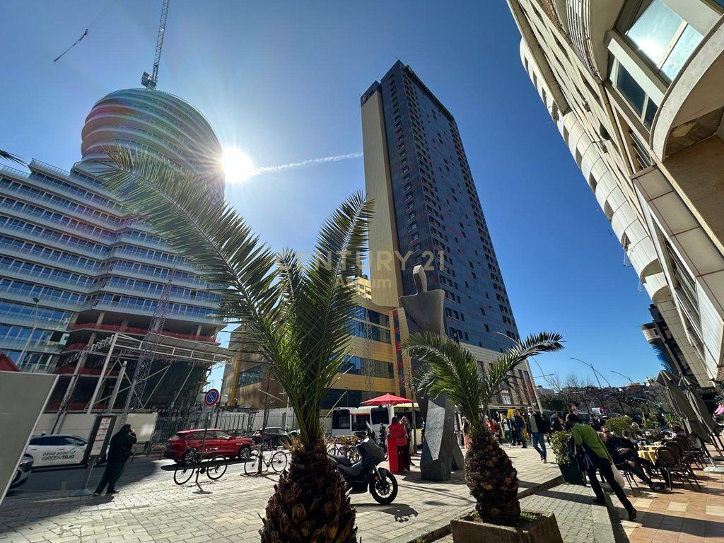 SHITET APARTAMENT 2+1+2 NE QENDER