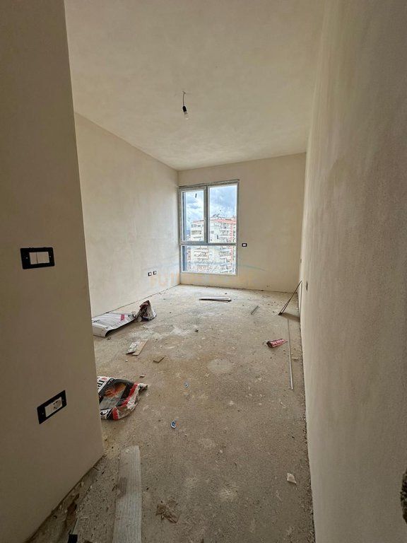 Shitet, Apartament 2+1, Ali Demi