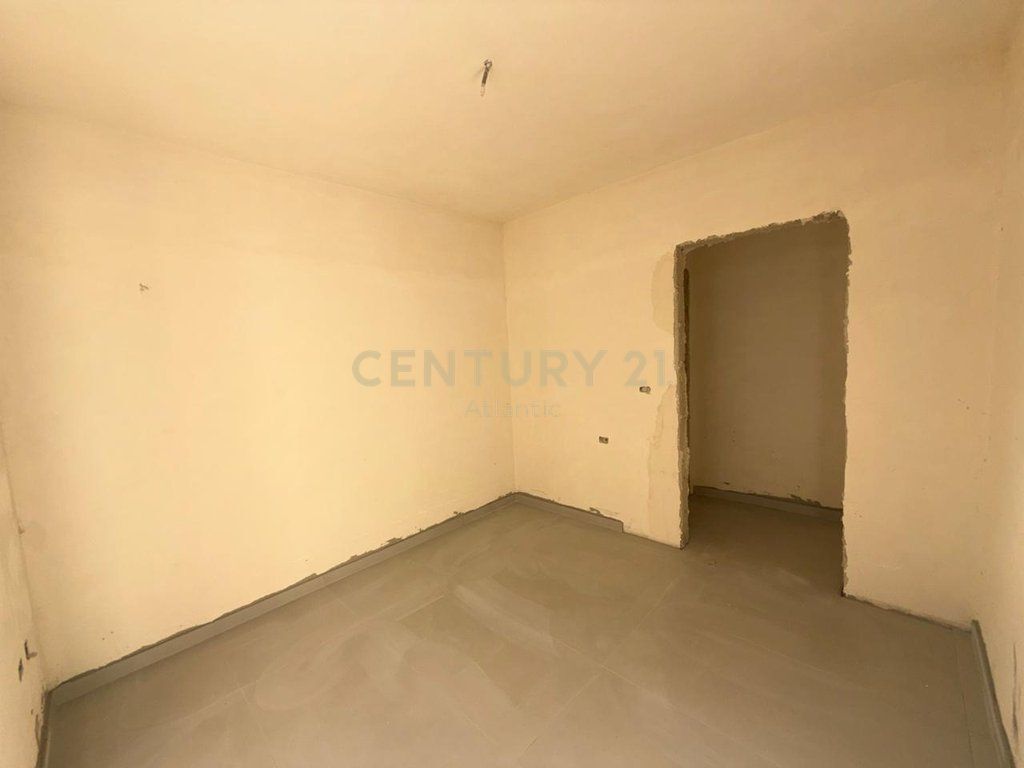 Shitet Apartament 2+1+2 tualete në Kompleksin Saeli, Golem 116,600€ | 106 m² 116,600 €