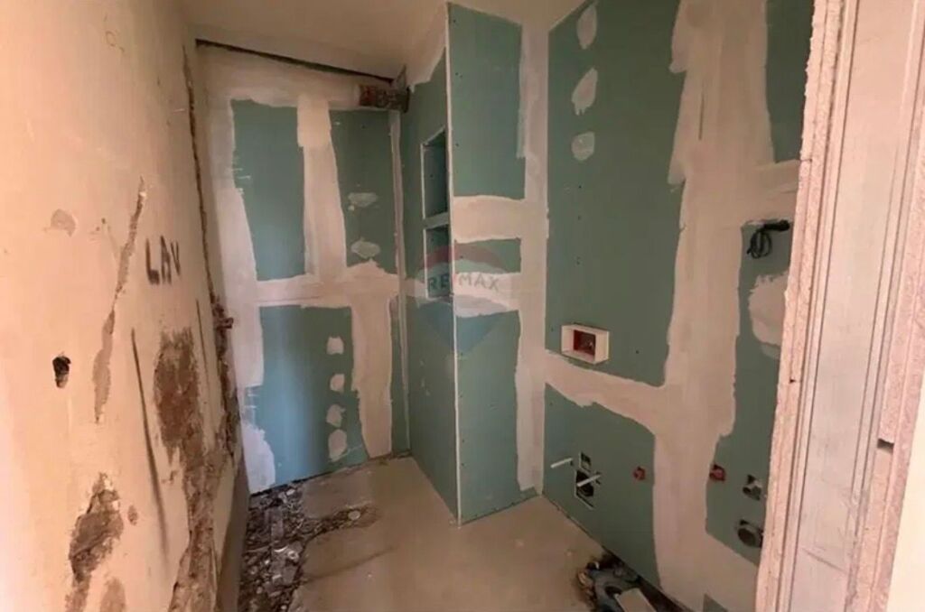 Apartament - Për Shitje - Rruga Egnatia, Tiranë