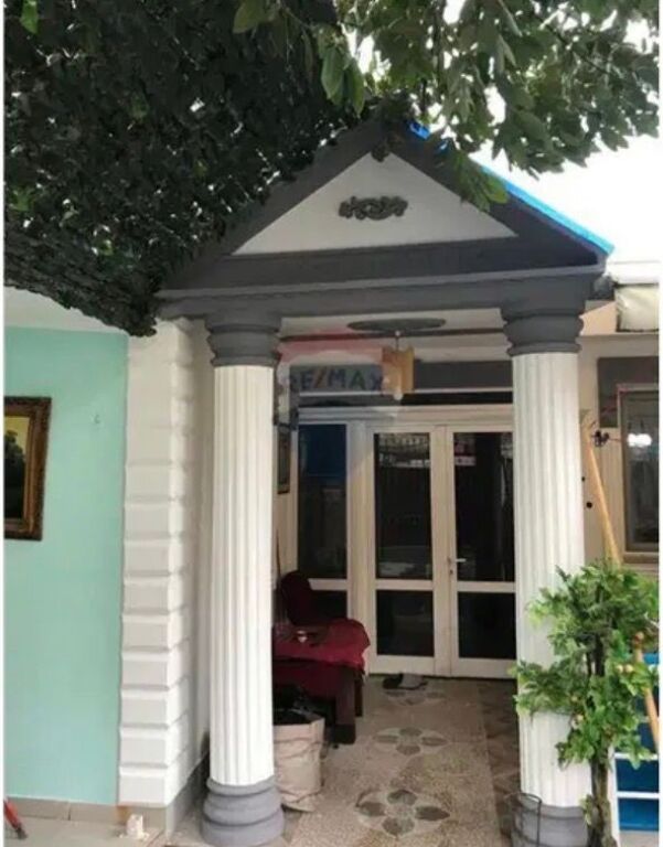 Ndërtesë - Për Shitje - Shkolla e Bashkuar, Tiranë