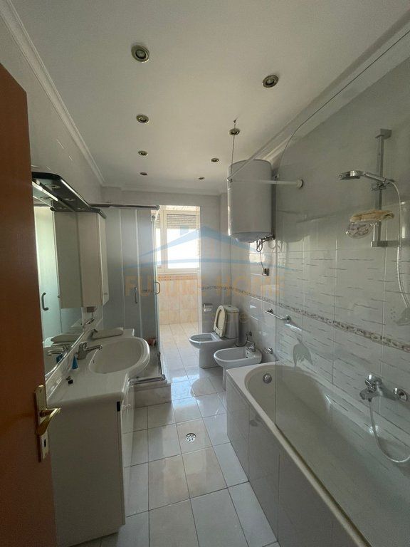 Qera , Apartament 2+1 , Blloku , Tirane