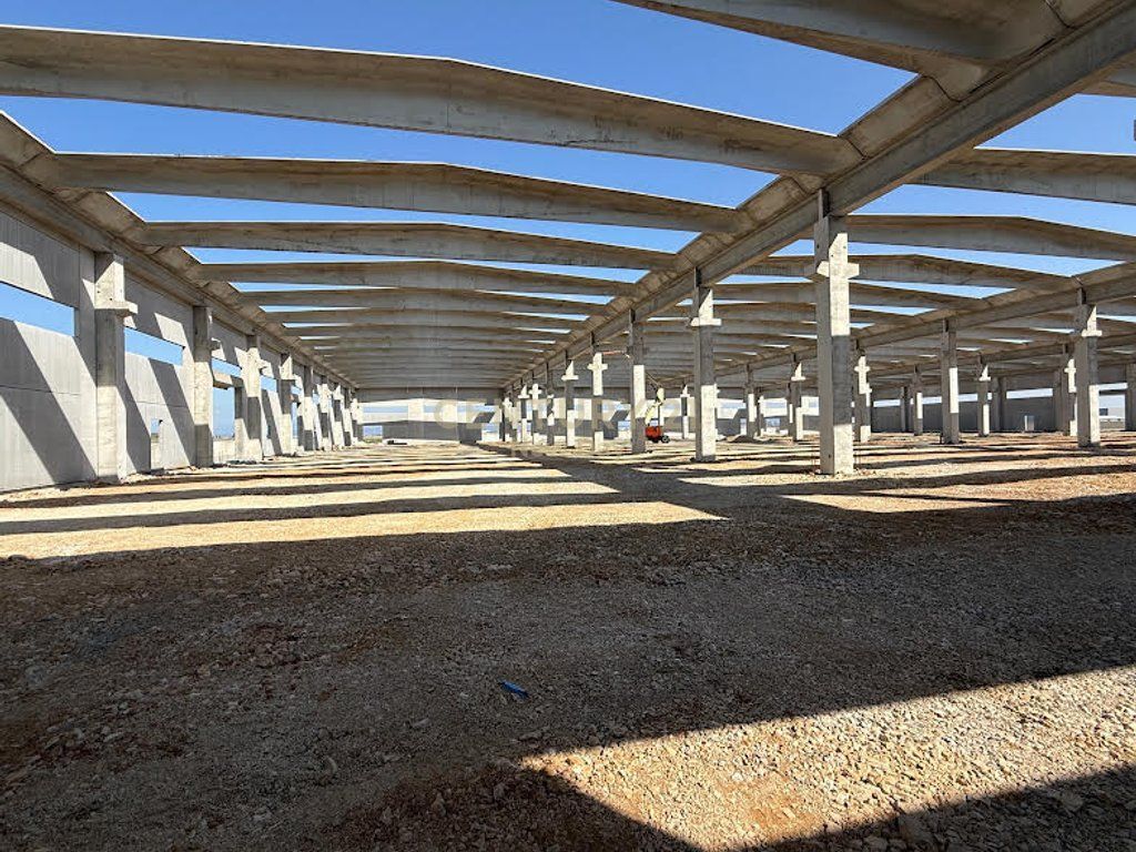 KAPANON 10 000m2 ME QIRA PRANE PORTIT TE RI