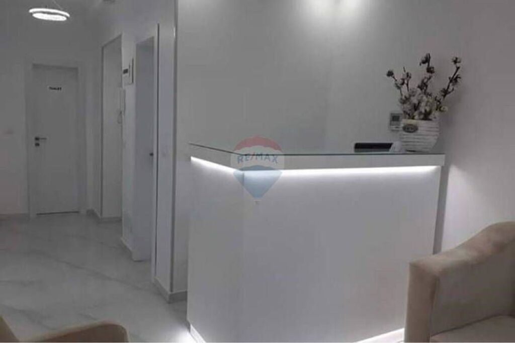 Ambient me qira – Rruga e Dibrës, te Farmacia 10