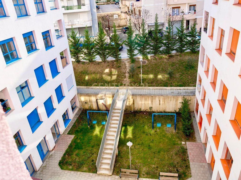 APARTAMENT 2+1+2 ME POST PARKIMI PER QIRA TEK REZIDENCA MANGALEM NE ALI DEM