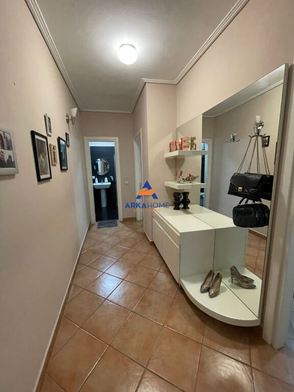 VENDESI APPARTAMENTO 2+1+BALCONE "KODRA E DIELLIT" 220.000 EURO