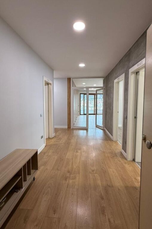 Ufficio in affitto a Delijorgji