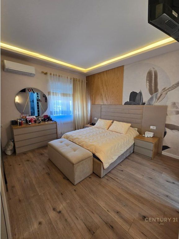 Apartament 3+1+2+ballkon+depo+garazhd tek Rruga e Kosovareve.