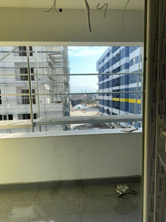 Shitet Apartament 2+1+2