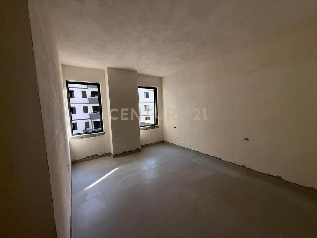 Shitet Apartament 2+1+2 tualete në Kompleksin Saeli, Golem 116,600€ | 106 m² 116,600 €