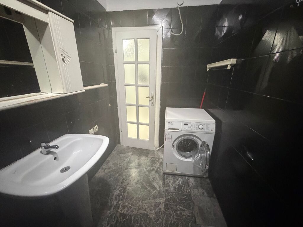 1+1, at the elbow by the roadside, 4th floor existing, 110 million lek