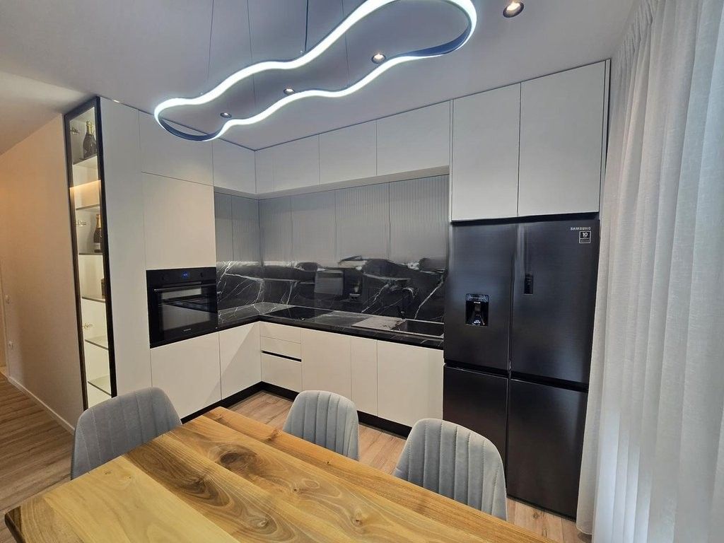 APARTAMENT 2+1+2 NE SHITJE PRANE UET 250,000 €