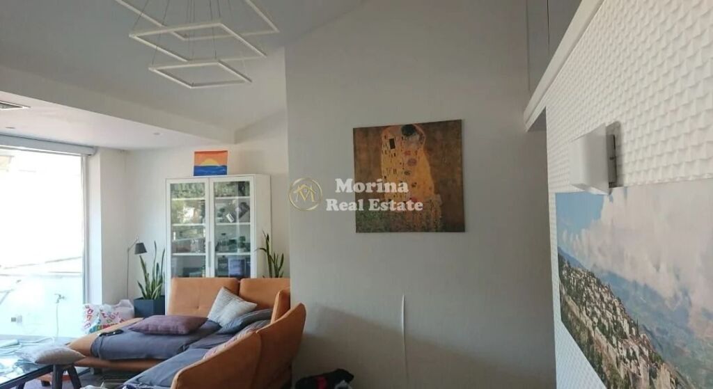 Qera | Dupleks 4 + 1 | Liqeni i Thate | 2000 €/muaj