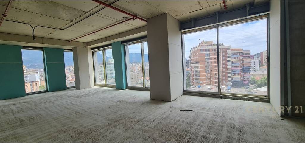 Jepet me qira ambient zyre në Downtown One