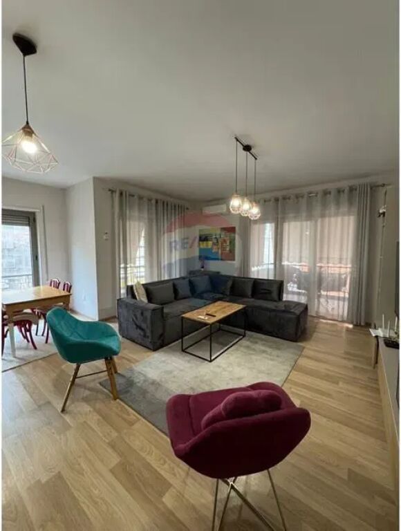 Apartament - Për Qira - Kompleksi Delijorgji, Tiranë