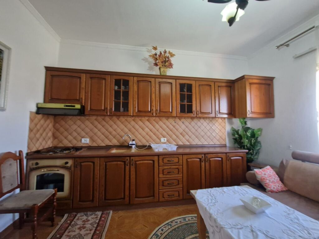 Jepet apartment 2+1 ne kate vile