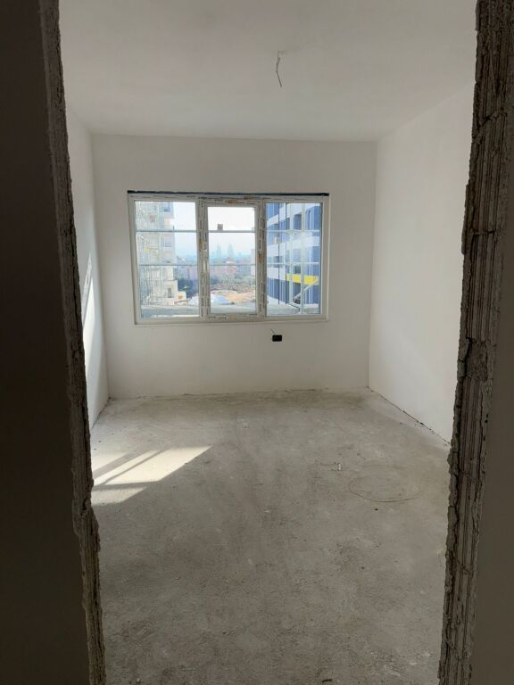 Shitet Apartament 2+1+2