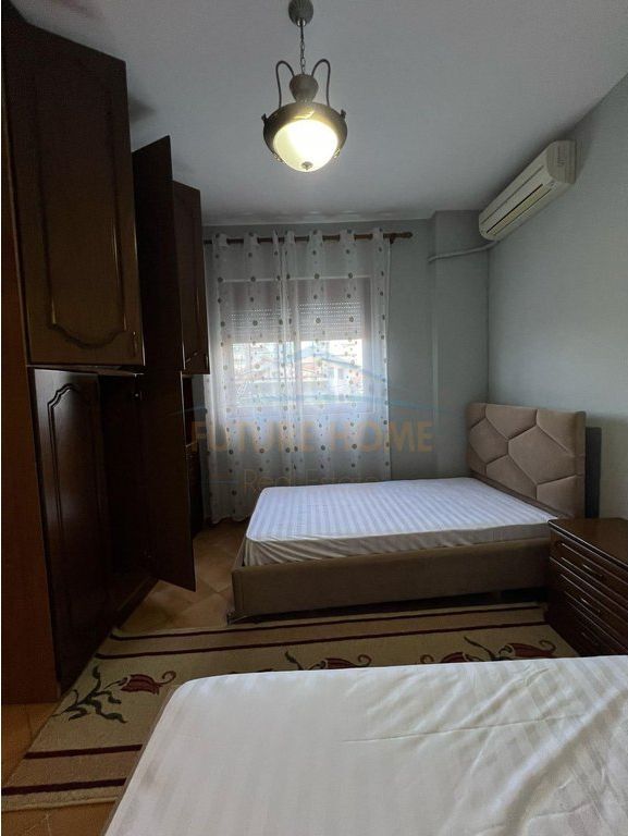Disponojmë Apartament 2+1+2 për Qera Komuna e Parisit,Tirane