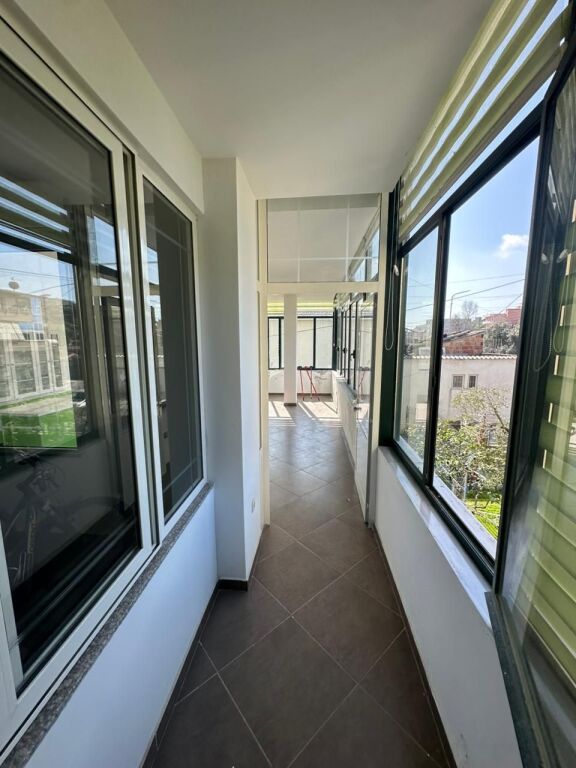 JEPET ME QERA AMBIENT BIZNESI SPITALLE, DURRES